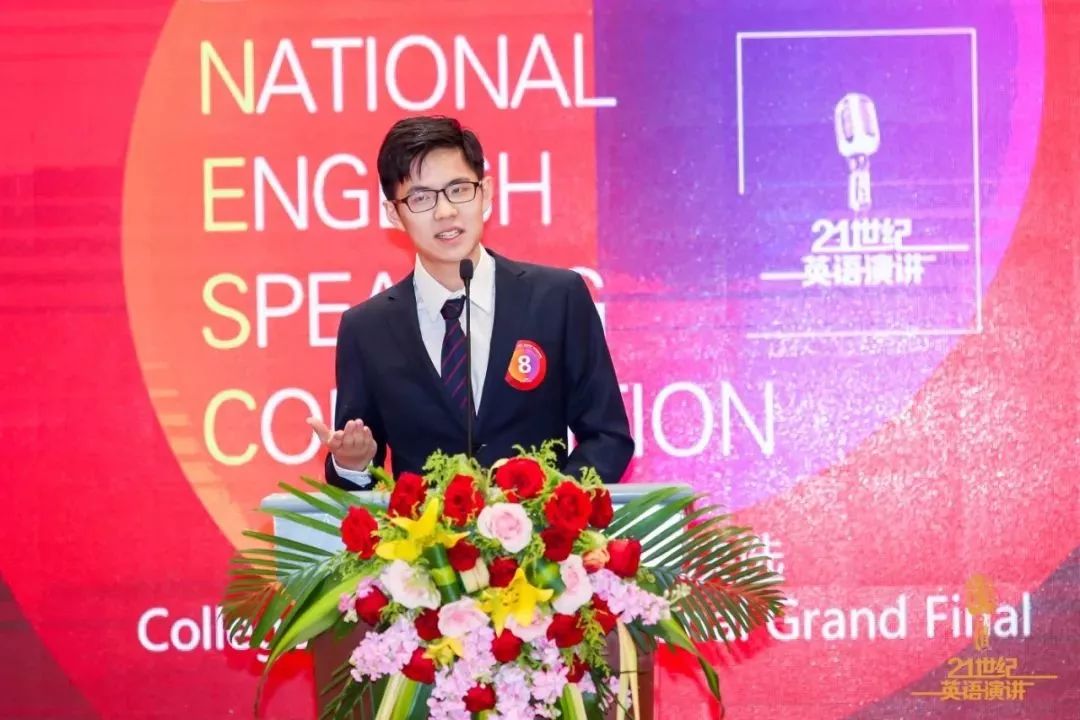 点击图片了解陈逸贤同学在今年的全国赛中,物理专业的陈逸贤用极富