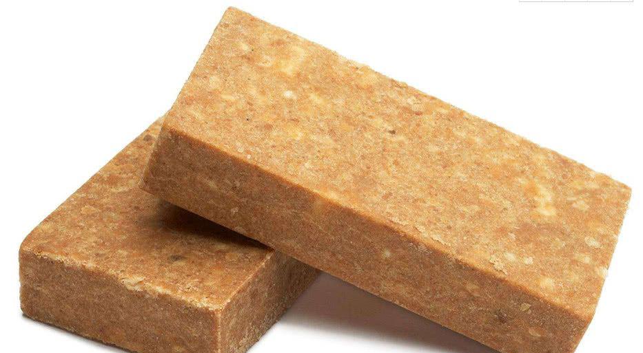 为什么压缩饼干那么"抗饿"?开水泡1个小时,瞬间恍然大悟