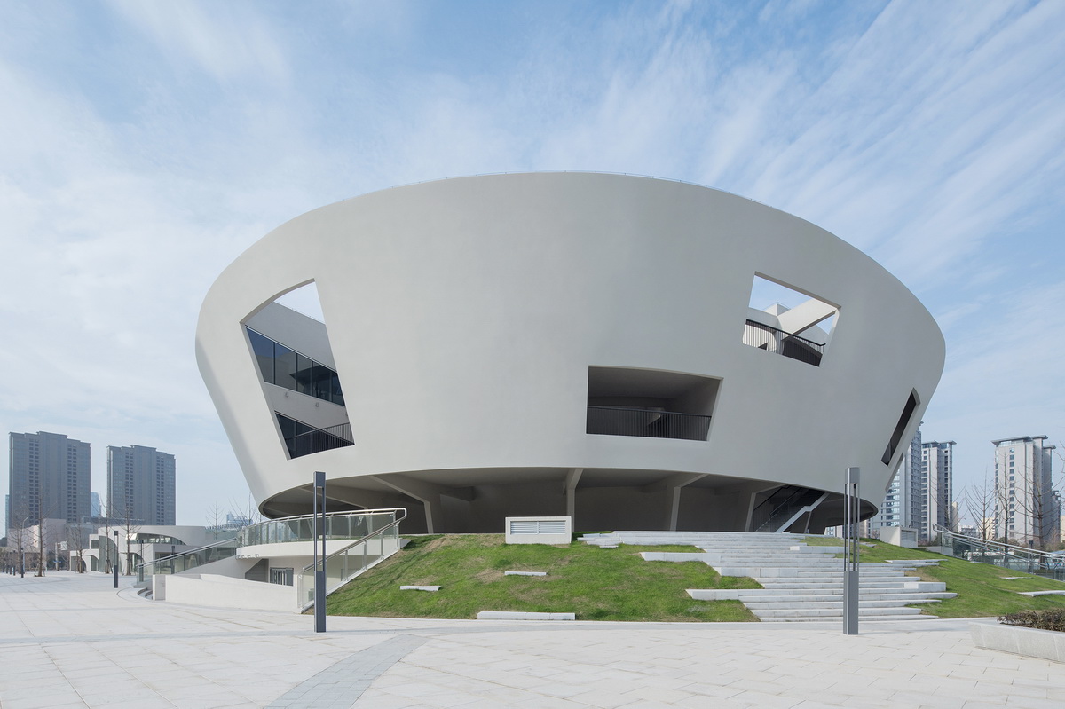 静若处子,流光四溢——中国轻纺城时尚发布剧场 / wau建筑事务所