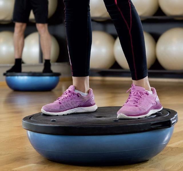 波速球训练了解一下!(最全动图教程)|深蹲|俯卧撑|波速_新浪新闻