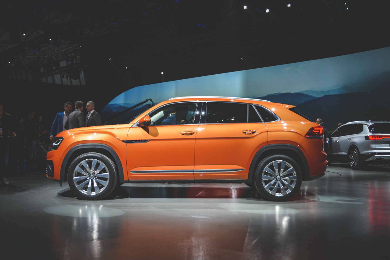 99万元 大众轿跑suv途昂x 380tsi上市