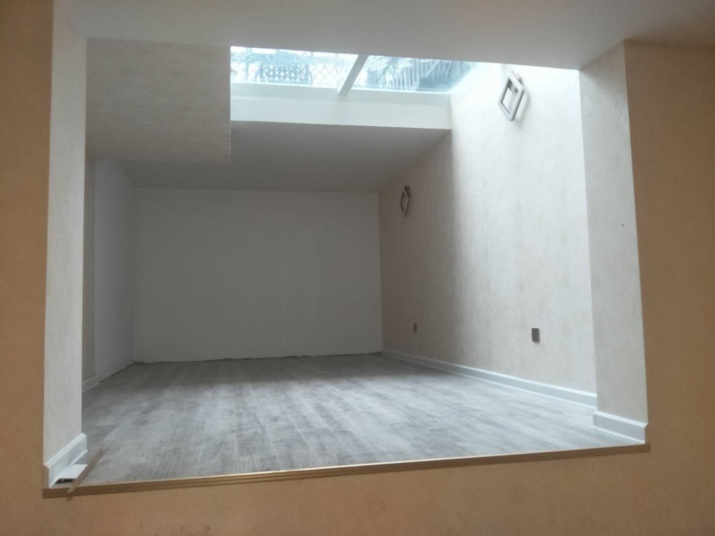 北京一小区多名业主私挖地下室城管确系违建