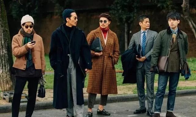 男人衣柜里都应该必备的10条裤子