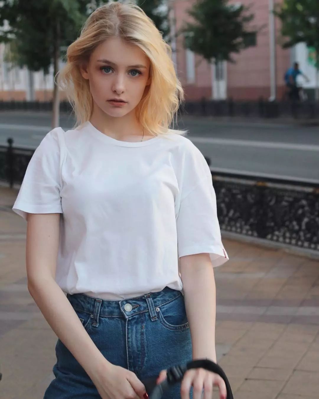 靠颜值爆红ins,圈粉16w 的俄罗斯小仙女,果然720度美名不虚传!