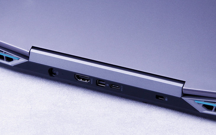 0接口,一个 micro sd卡读卡器接口.