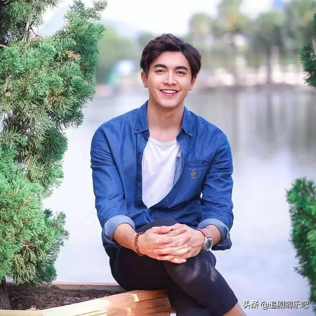 泰国人气情侣档pon,bua获年度最佳演员奖,今年即将二搭新剧!