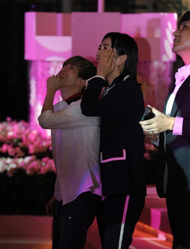 何猷君奚梦瑶求婚现场最新照曝光小腹微凸可能怀上赌王唯一孙子