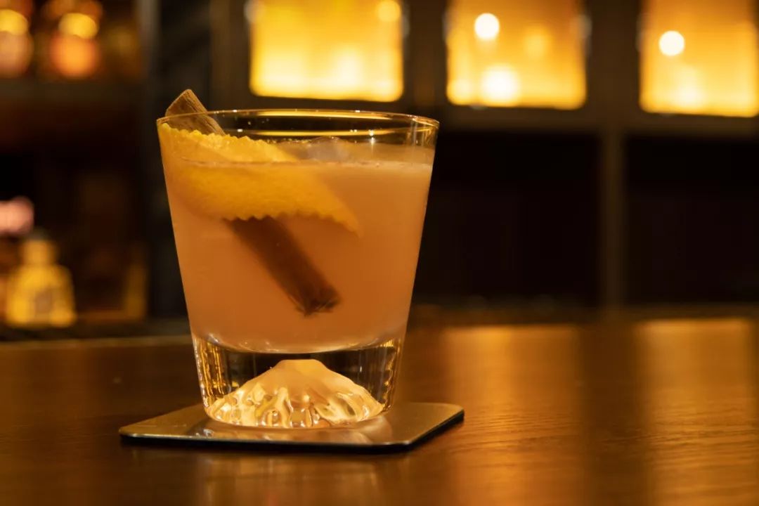 隐藏好店泳池酒吧170种whisky超回弹定制皮沙发去了inner映根本不想