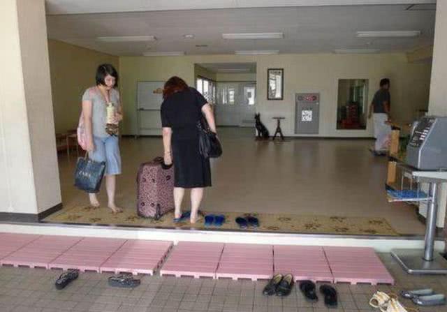 �ձ����M�ݾ���Ь���@��ˡ����ҡ�ȥ���Ѽң������ˣ�����С��