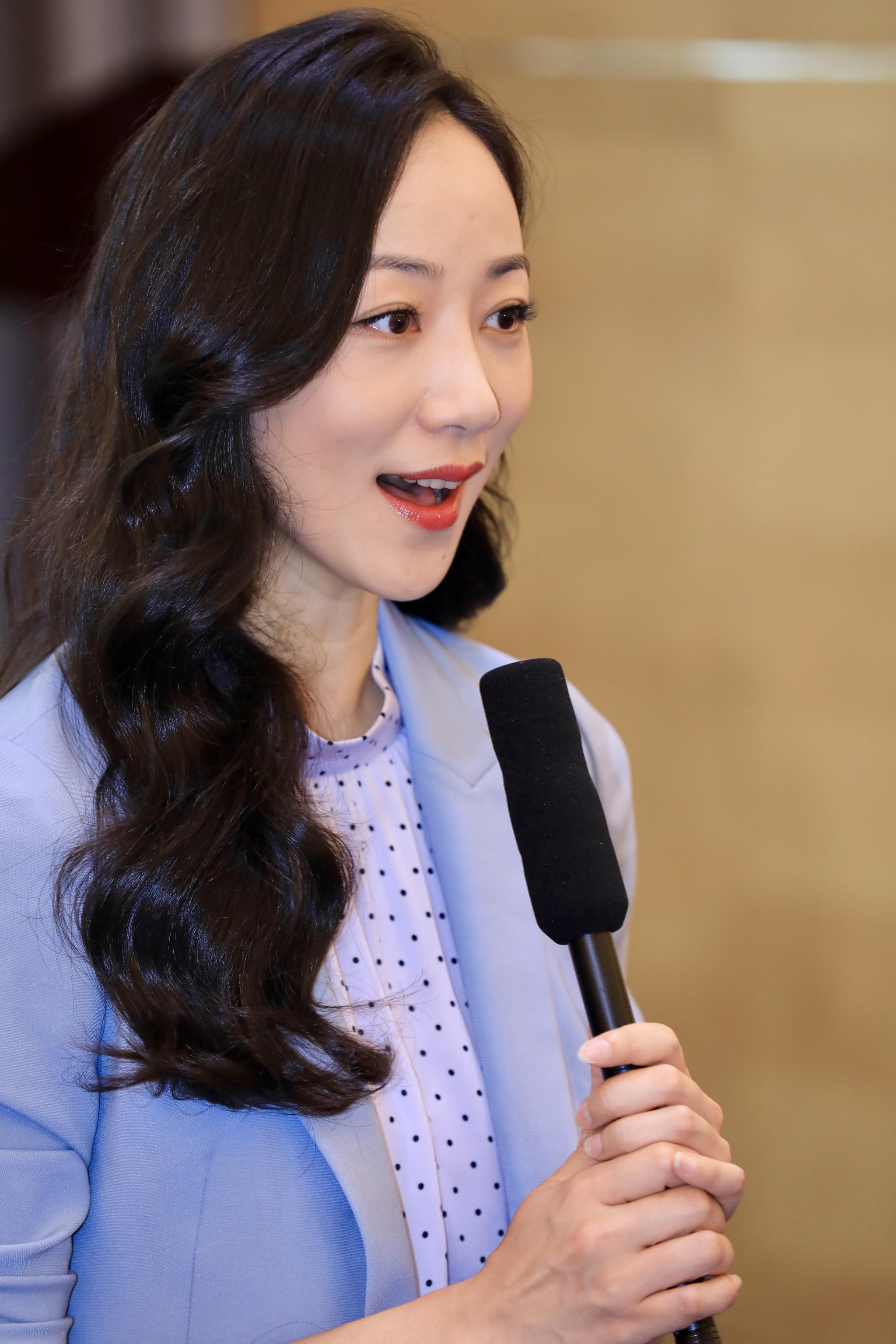 担任江苏反诈骗公益形象大使,韩雪说,人生有时需要慢下来