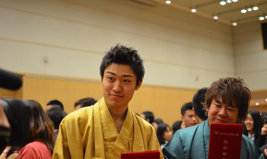 �ձ����M�ݾ���Ь���@��ˡ����ҡ�ȥ���Ѽң������ˣ�����С��