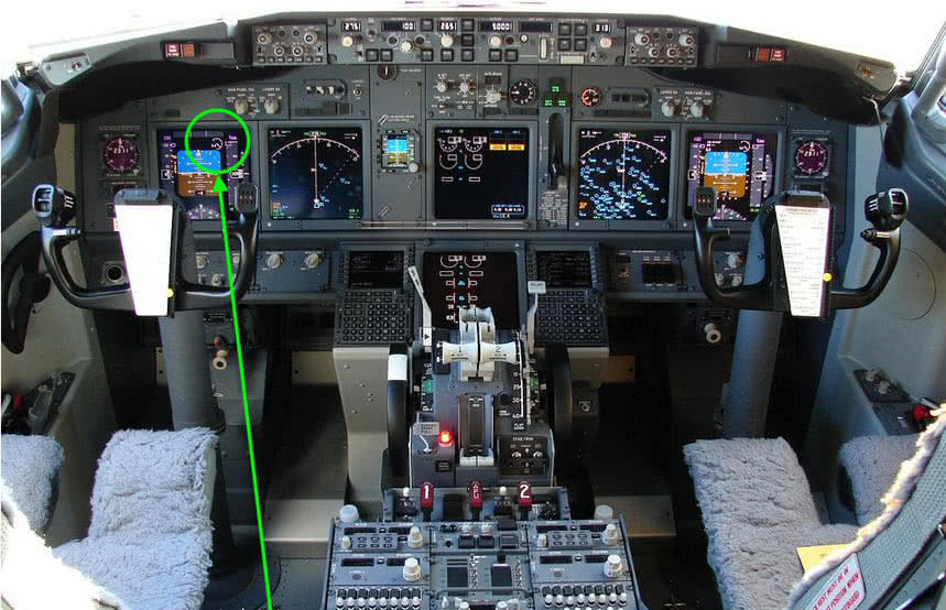 波音737 NG机型上的“分歧警报器”位置 图自推特