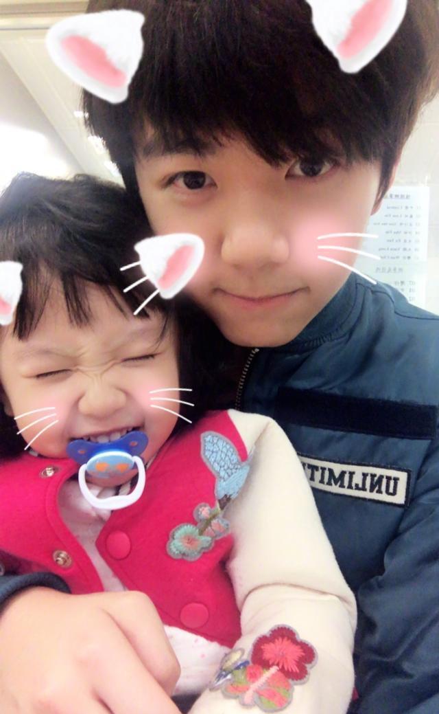 洪欣儿子张镐濂风波后,首晒与妈妈合照心情好,疑似雨过天晴