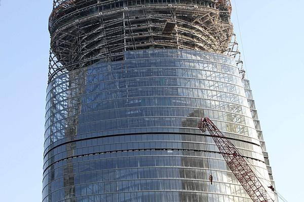 零噪音打桩,千吨阻尼器,顶级玻璃幕墙,中国第一高楼超硬核