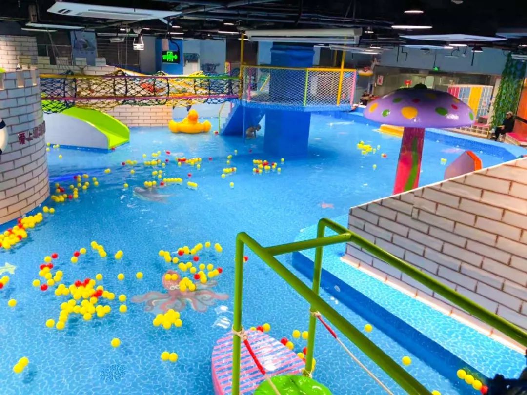 1大1小室内儿童水上乐园,33℃恒温畅快游!__财经头条
