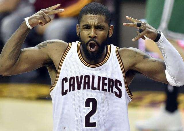 欧文西蒙斯有着帅气的"瓜子脸"西蒙斯真帅哥才能经受住寸头的考验