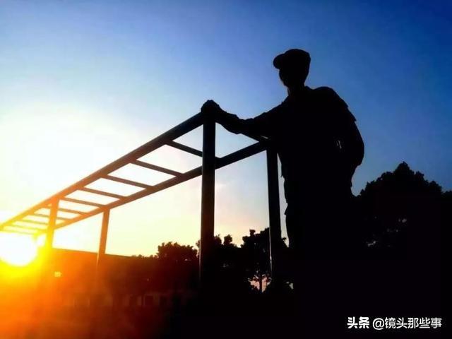 感人!军人最美背影的背后故事:守护人民,青春无悔!