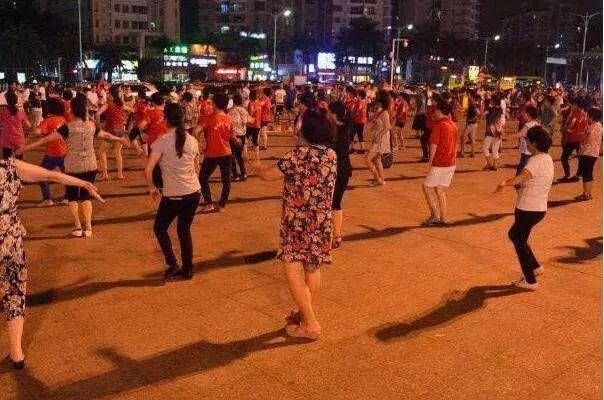 首张罚单!广场舞噪音扰民,警方出手了!