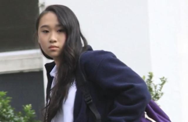 林忆莲21岁女儿李喜儿罕有与父亲李宗盛同框,身材丰满神韵像母亲