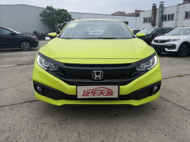 实拍2019款本田思域自带改装套件中出排气帅到没朋友