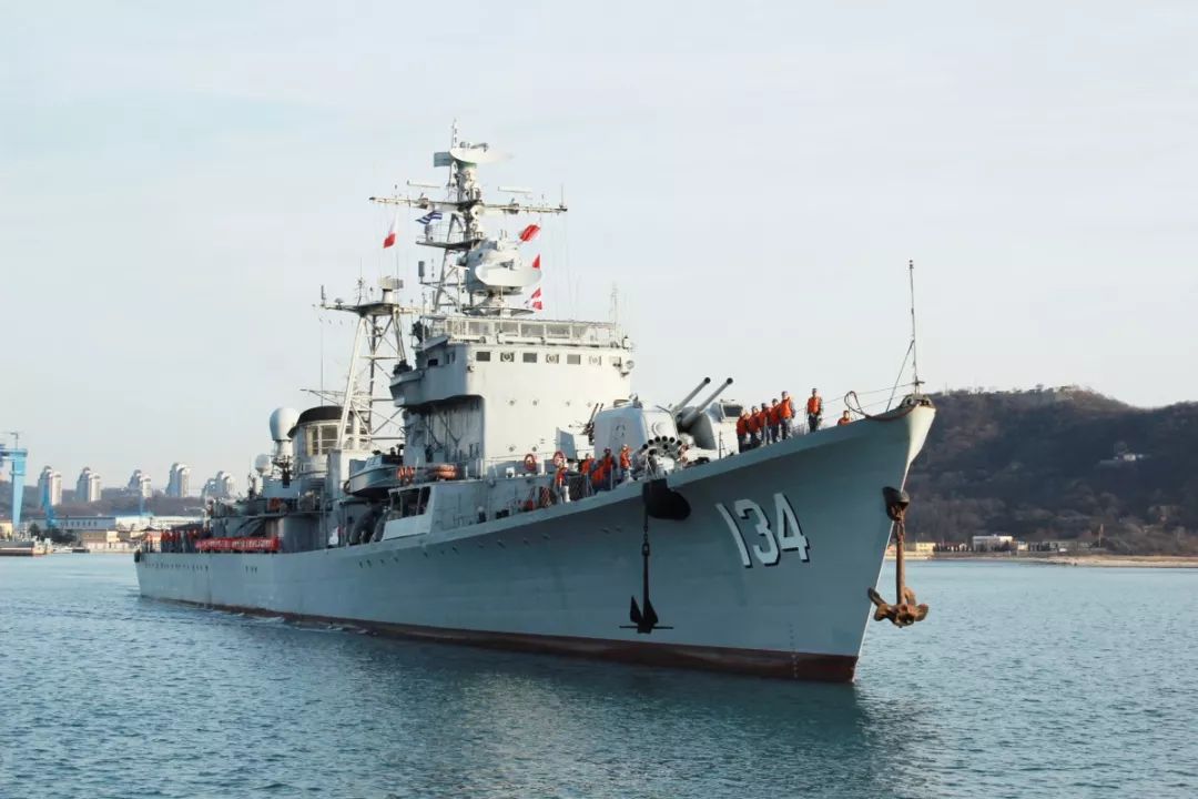 164,海军桂林舰!再见了,老"兵"再见了,"战友"向功勋战舰致敬!