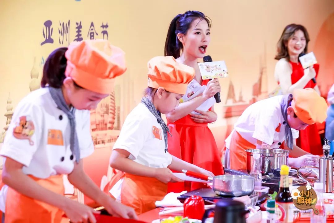 最小只有7岁,最大的12岁,"小小厨神"终极挑战,烧出令胡忠英大师赞叹的