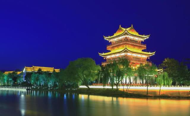 江苏知名旅游城市,被称为中国运河之都,各种名胜古迹数不胜数!