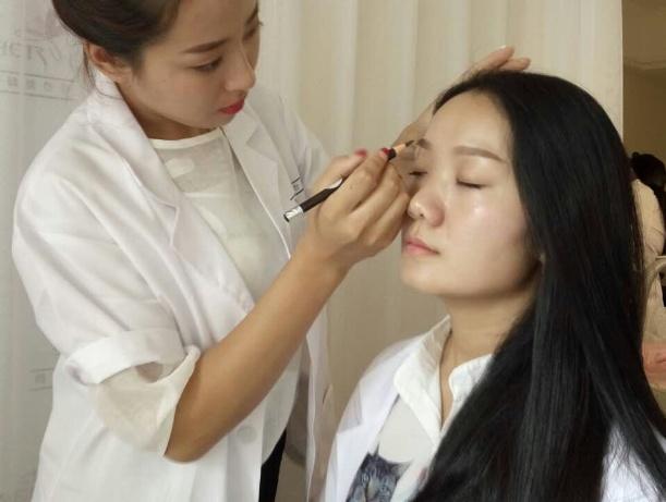 一个纹眉师的自白为何我自己从不纹眉看完你可能也不想纹了