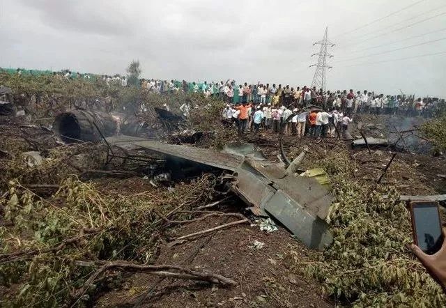 突发!美国本土F16战机撞击大楼坠毁!摔机界王