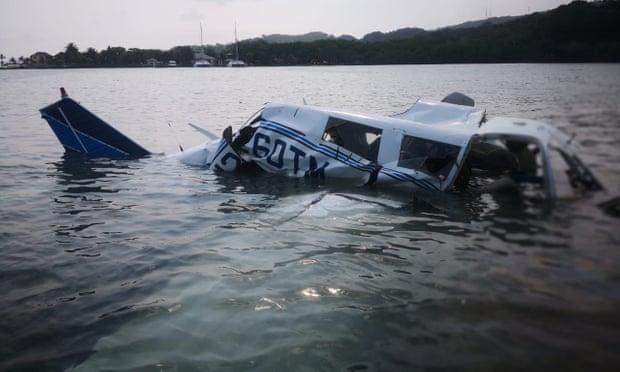 洪都拉斯一飞机意外坠海 机上5名外国人全部遇难(图)