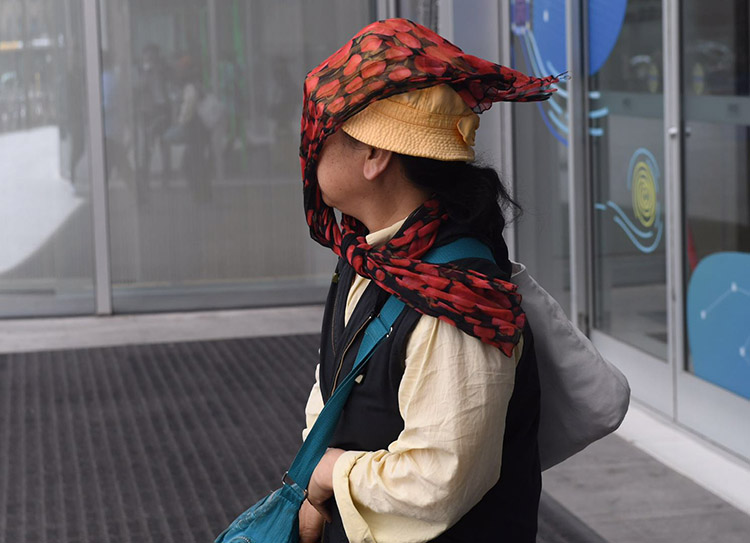 大风蓝色预警 市民出行注意防范