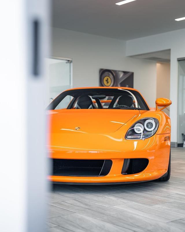 保时捷carrera gt,橙色的外观,拥有100%的保时捷赛车血统