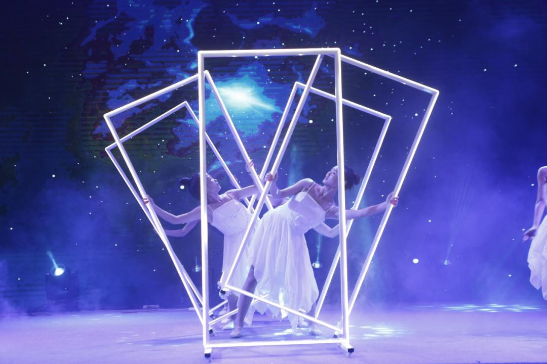 歌舞未之际,奥园集团领导再度登台,宣布永和府3期正式启动!