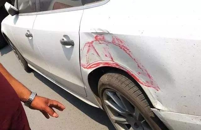 刚买到新车被人撞了，对方全责，可以要新车贬值费吗？