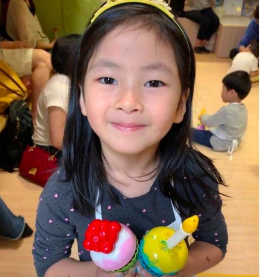 阿雅女儿证明:妈妈攒了一辈子的美貌一股脑儿发挥到了女儿身上