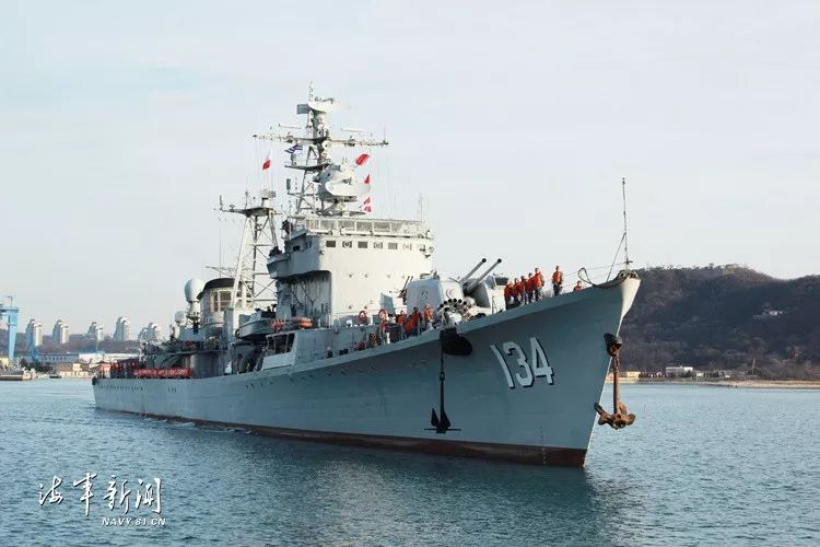四艘国产第一代导弹驱逐舰光荣退役|退役|导弹驱逐舰|海军_新浪军事