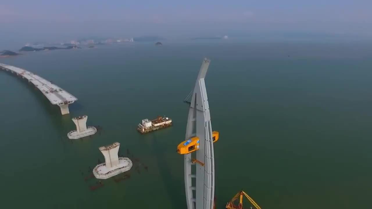 港珠澳大桥6700米长的海底隧道,漏水怎么逃生?专家:不要怕