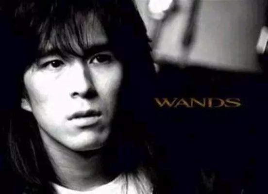 跟柴崎浩组了摇滚乐队al.ni.co.