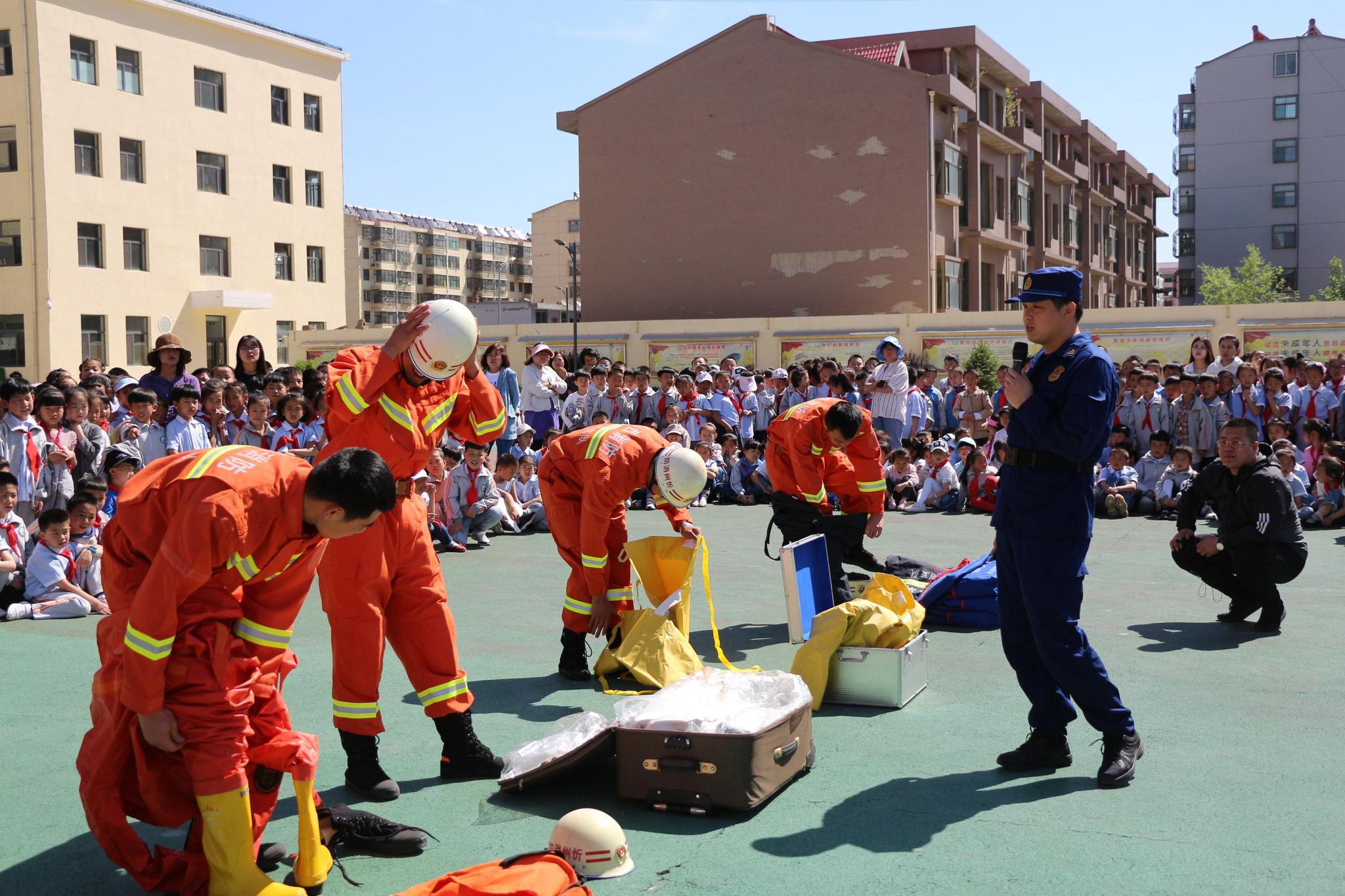 繁峙大队开展"消防宣传进学校"活动之携手滨河小学共筑平安校园