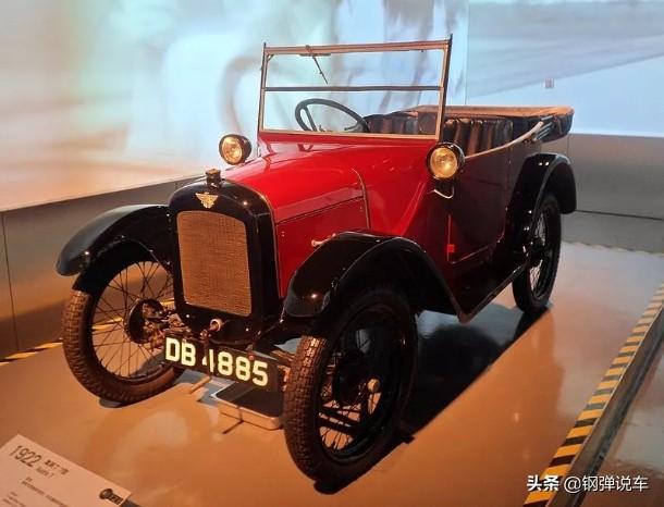 90年前宝马推出立标车,名字叫3/15,车身颜色水泥灰,动力15马力