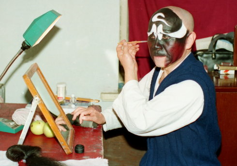 泉边|裘盛戎临终前,为何把行头留给了方荣翔?