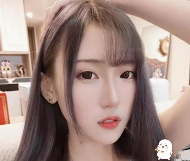 腐团儿又一得力作品白色旗袍引争议这蕾丝是认真的