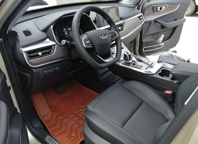 19款奇瑞瑞虎8实拍,罕见大漠金色车身,网友:颜色太漂亮了