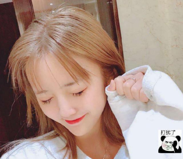 王乐乐套璐璐力破分手传言520当天微博秀恩爱网友坐等分