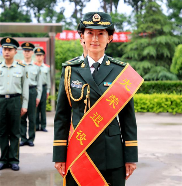 退役不褪色:这个支队为20名转业干部举行"毕业典礼"