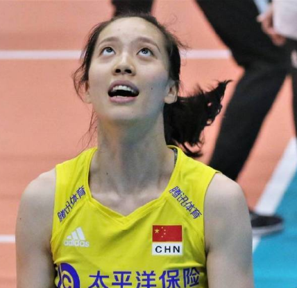 如何看待小清新郑益昕在瑞士女排精英赛的表现,网友热一针见血