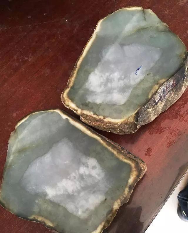 8000入手4千克重原石,竟切出罕见冰种,惹得美女笑眯眯!