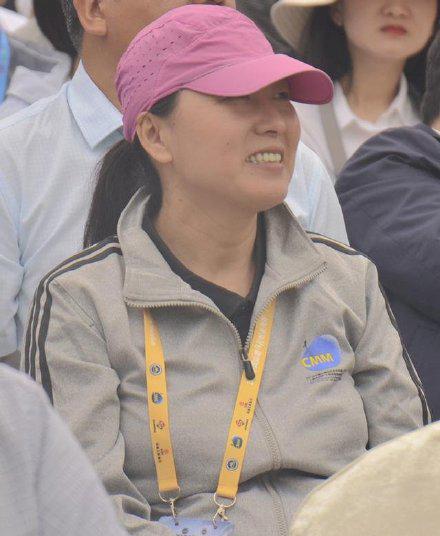 46岁王军霞最新照!看着憔悴显老,三段婚姻有三娃曾净身出户