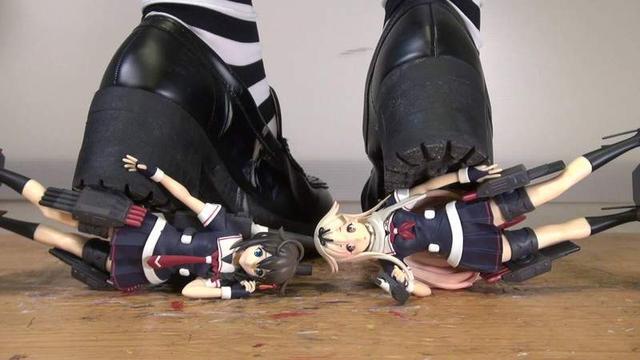 迷惑行为大赏日本出现少女踩烂手办系列盈利视频