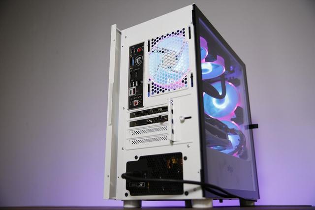 白色更优雅分享爱国者yogom1游戏药丸迷人小机箱